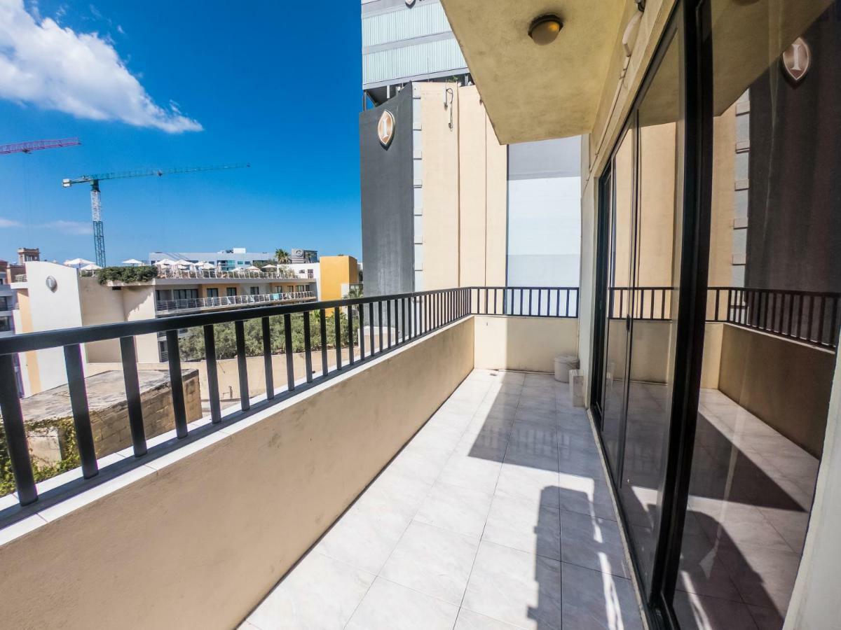 Salsa & Samba Hostel San Ġiljan